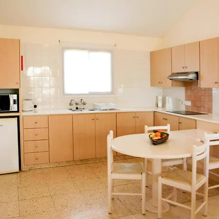 Lovely 1-bedroom Holiday With Balcony All Yours Apartament