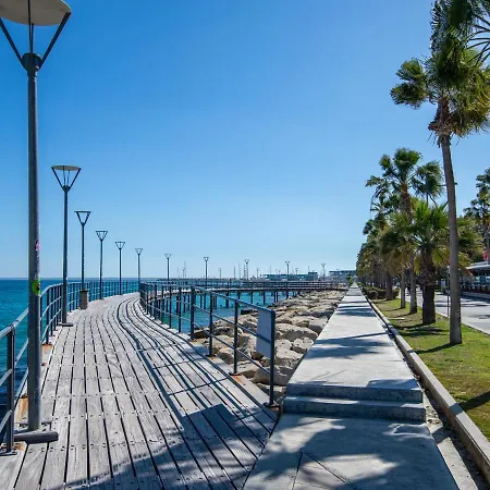 Apartament Lovely 1-bedroom Holiday With Balcony All Yours *